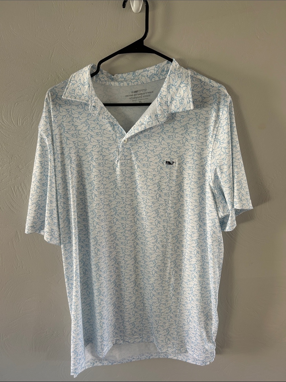 Vineyard Vines On the Go Sanjay Pro Golf Polo Top Swordfish Print